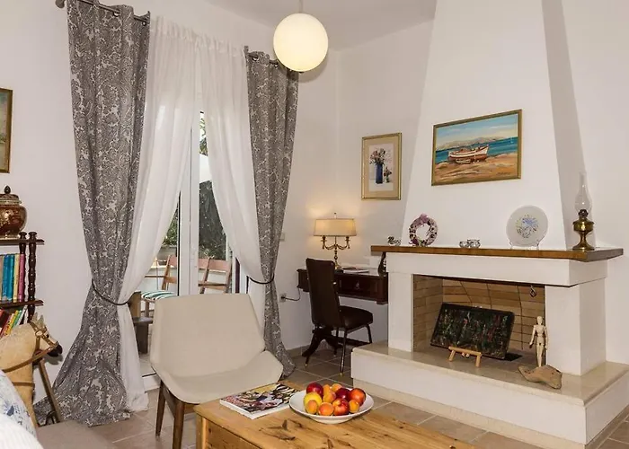 Estia House Cozy-Comfortable Apartment